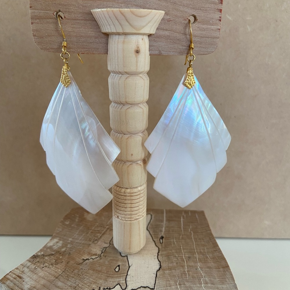Elegant White Shell Earrings